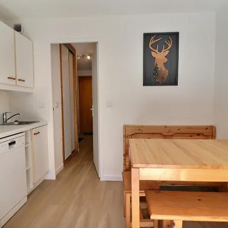 Cosy Avec Balcon, A Deux Pas Des Pistes Et Commerces Au Chatelet - Fr-1-182-86 Apartment Meribel