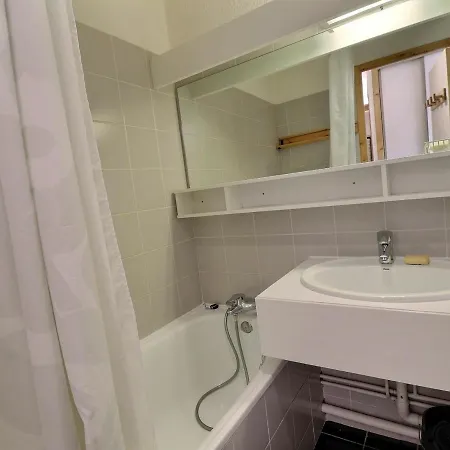 Cosy Avec Balcon, A Deux Pas Des Pistes Et Commerces Au Chatelet - Fr-1-182-86 Meribel