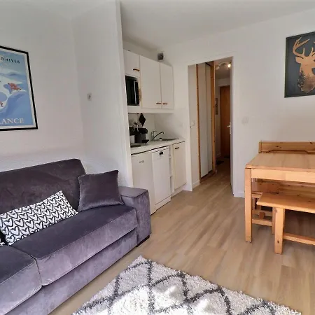 Cosy Avec Balcon, A Deux Pas Des Pistes Et Commerces Au Chatelet - Fr-1-182-86 * Meribel